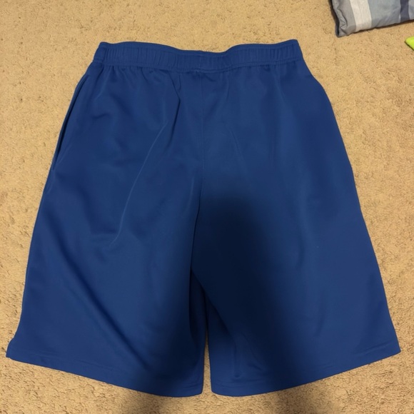 Champion Basketball Shorts - Picture 2 of 3
